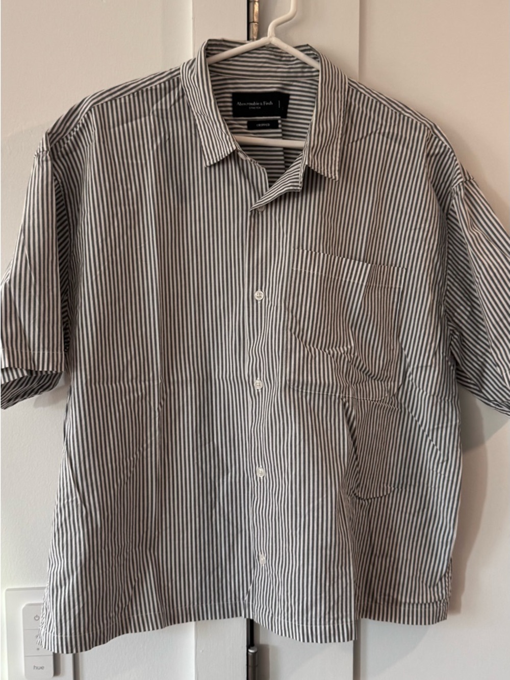 Abercrombie & Fitch Men’s Cropped Short Sleeve Button-Down Shirt